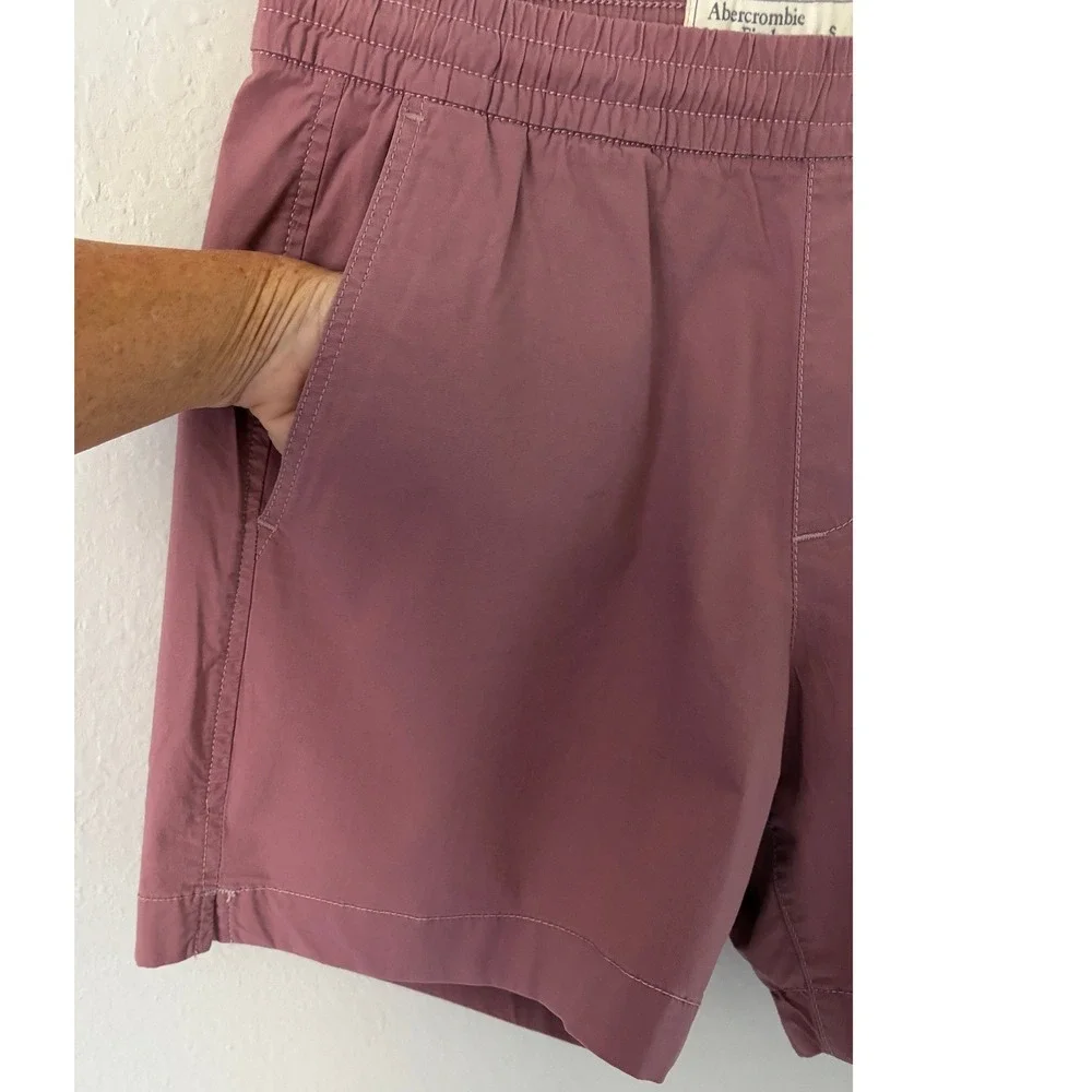 NWT Abercrombie & Fitch Mens 7 Inch Pull-On Shorts S Mauve Pink Elastic Waist